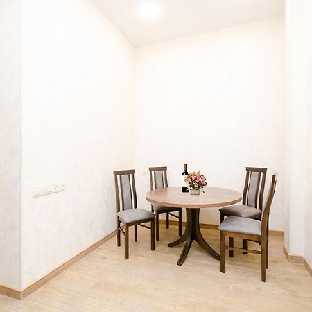 15. Double Room Apartaments With Fresh Style Erevan Esterno foto